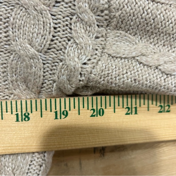 Rue 21 Beige Knit Cropped Sweater Size Medium - Picture 4 of 5